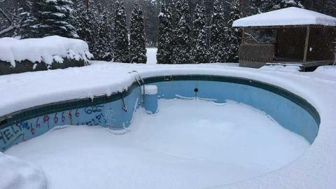 December 2016 - Abandoned-Grow-Op-Mansion--Drug-Dealers-Mansion--King-City258.jpg