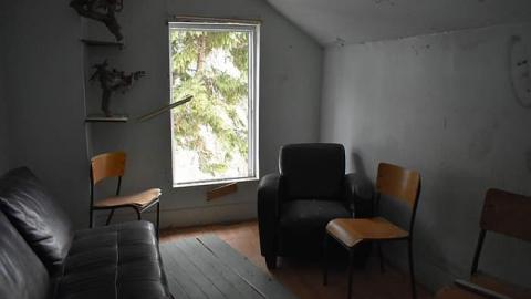 December 2016 - House-off-40172.jpg