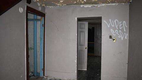 December 2016 - House-off-40128.jpg