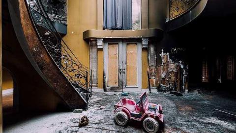 Drug Mansion 2017 - Abandoned-Grow-Op-Mansion--Drug-Dealers-Mansion--King-City28.jpg