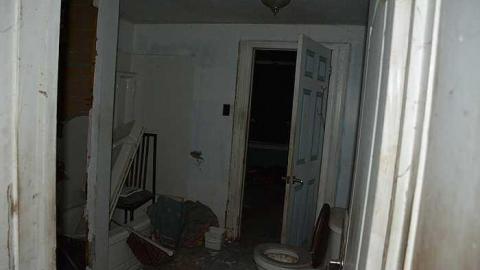 Highway Home + Barn - n-PIC_7377.jpg