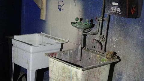 Greasy Dealership - Lakeshore-Lincoln-Dealership7.jpg