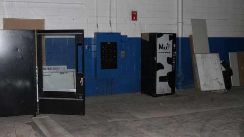 Greasy Dealership - Lakeshore-Lincoln-Dealership25.jpg