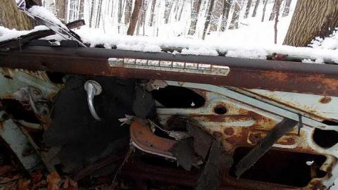 1950's beauty.. - 1950s-car-wreck14.jpg