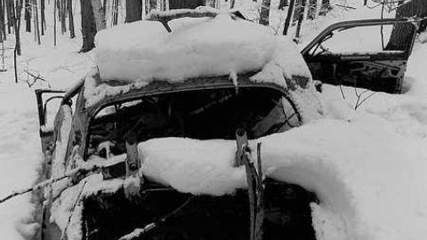 1950's beauty.. - 1950s-car-wreck15.jpg