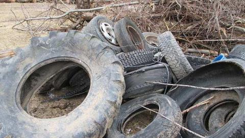 Shipwrecked Boat & Tire Castle - Shipwrecked-Boat,--Tire-Castle15.jpg