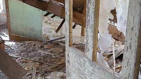 Falling Apart '16 - DSC00343.jpg