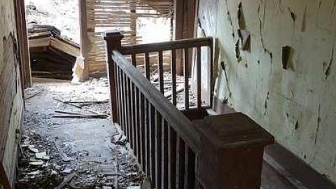 Falling Apart '16 - DSC00370.jpg