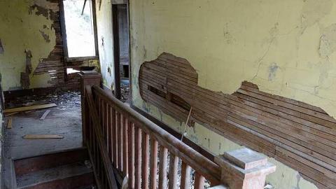 Falling Apart '16 - DSC00388.jpg