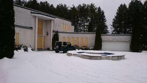 February 2017 - Abandoned-Grow-Op-Mansion--Drug-Dealers-Mansion--King-City161.jpg