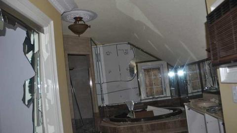 sad house - DSC_0021.jpg