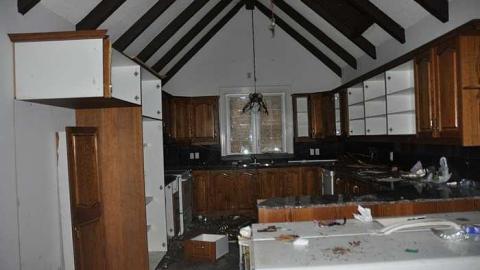 sad house - DSC_0014.jpg