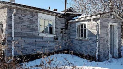 Photo from Cute crumbling house