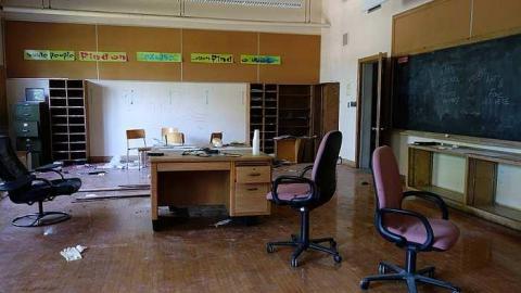 Define & Describe '16 - Arthur-Meighen-School83.jpg