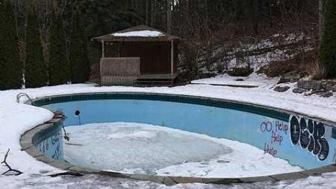 February 26 - Abandoned-Grow-Op-Mansion--Drug-Dealers-Mansion--King-City127.jpg