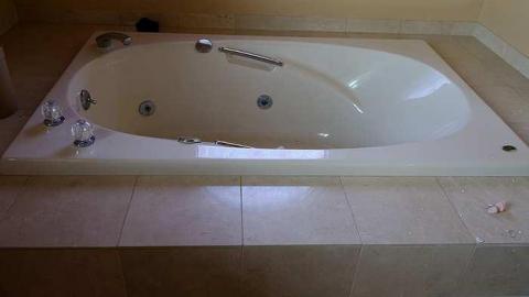 Beheaded '16 - Ecko-Location32.jpg