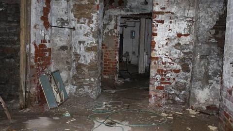 Century Manor - Century-Manor-Asylum209.jpg