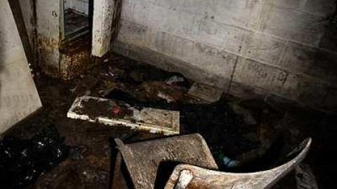 Old photos from my visit - 46-Meadowcliffe-Drive25.jpg