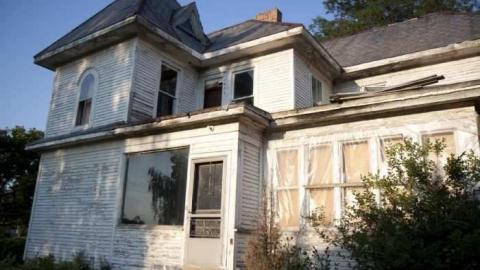 Aug 19 2011 - Stripped-Bare-Port-Burwell17.jpg