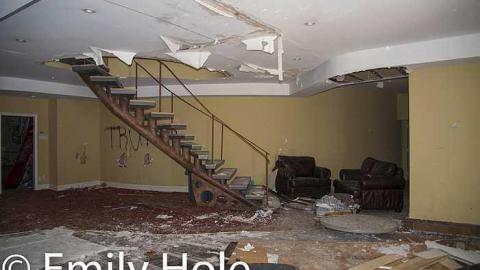 Grow Op Mansion - Abandoned-Grow-Op-Mansion--Drug-Dealers-Mansion--King-City106.jpg