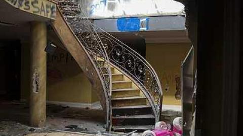 Grow Op Mansion - Abandoned-Grow-Op-Mansion--Drug-Dealers-Mansion--King-City122.jpg