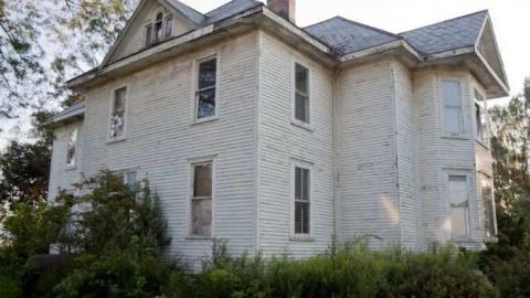 Aug 19 2011 - Stripped-Bare-Port-Burwell25.jpg