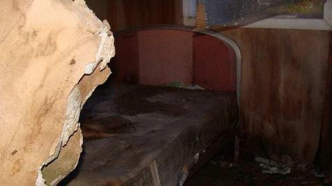 house on hill 2011 - DSC03277.jpg