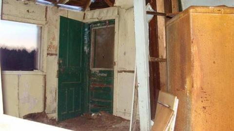 house on hill 2011 - DSC03284.jpg