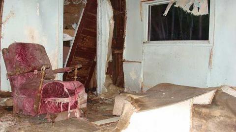 house on hill 2011 - DSC03285.jpg