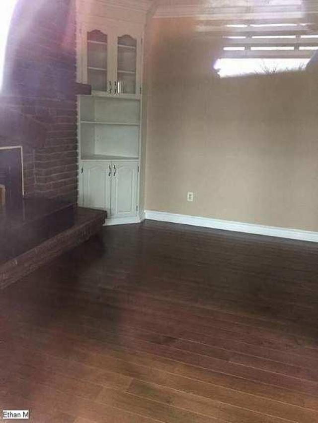 Green Road Side/split photo 5