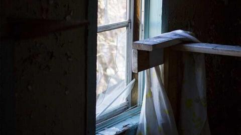 Round We Go - u-windowsil.jpg