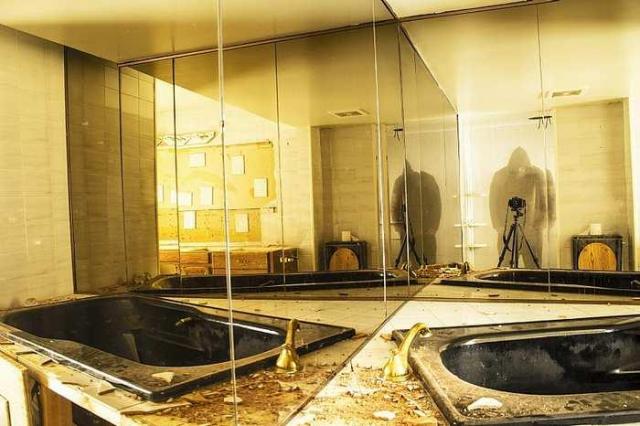 Life's a Party photo 4