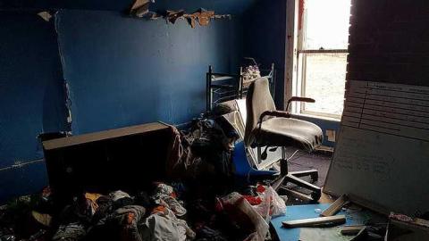 Cages and Toys - 20170326_184514.jpg