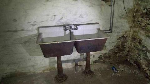 Highschool Trap House - Rev-William-Leeming-House16.jpg