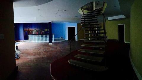 October '16 - Abandoned-Grow-Op-Mansion--Drug-Dealers-Mansion--King-City402.jpg