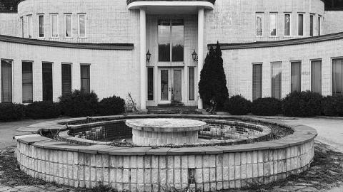 October '16 - Abandoned-Grow-Op-Mansion--Drug-Dealers-Mansion--King-City414.jpg