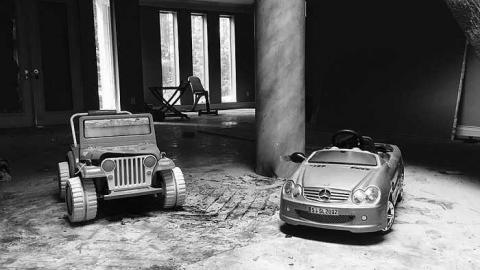 October '16 - Abandoned-Grow-Op-Mansion--Drug-Dealers-Mansion--King-City416.jpg