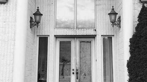 October '16 - Abandoned-Grow-Op-Mansion--Drug-Dealers-Mansion--King-City389.jpg