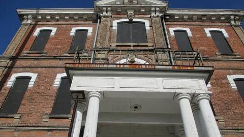 Sunny Day! - Century-Manor-Asylum158.jpg