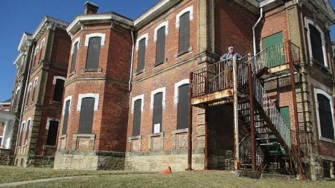 Sunny Day! - Century-Manor-Asylum159.jpg