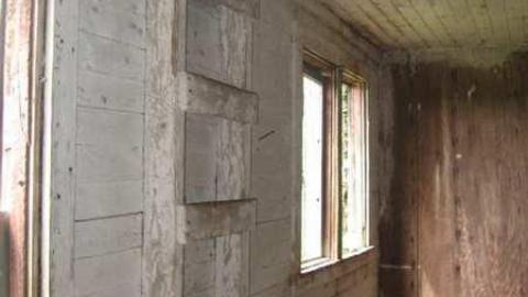 August 2011 - Old-Horse-Stable-Tiny-Beaches7.jpg