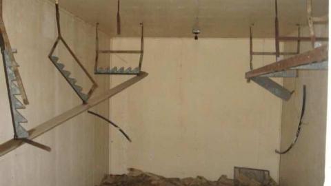 August 2011 - Old-Horse-Stable-Tiny-Beaches10.jpg