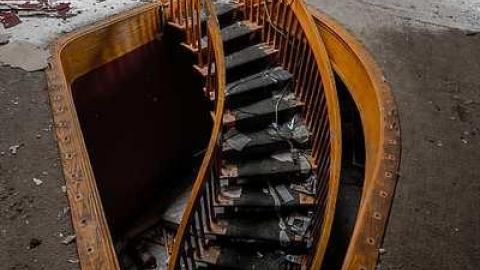 Pool house  - Someones-been-living-here2.jpg