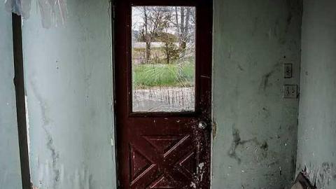 House Remains - This-Guy-Stunk16.jpg