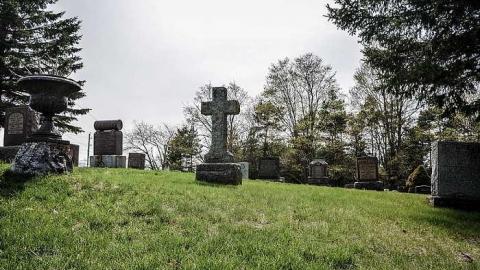 Pontypool Cemetery  - Pontypool-Cemetery2.jpg