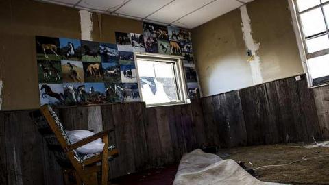 The Pony Wall - Who-Owns-These-Memories117.jpg