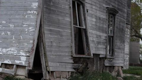 Rustic and Decayed - The-Hull-House31.jpg