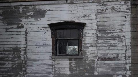 Rustic and Decayed - The-Hull-House32.jpg