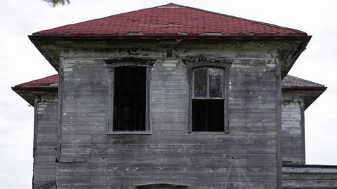 Rustic and Decayed - The-Hull-House33.jpg