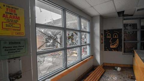 school bait - Saint-Anthony-Daniel-School90.jpg